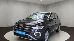 Deep black perleffekt Gebraucht 2024 VW T-Roc Style SUV | 28.900 € (Fairer Preis)
