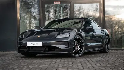 Grau Neu 2025 Porsche Taycan Black Edition Limousine | 132.892 € (Fairer Preis)