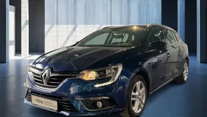 Gebraucht Renault Mégane GrandTour LIMITED 140 PS (102 kW) 2020 Blau Kombi