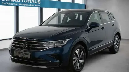Gebraucht VW Tiguan Elegance 245 PS (180 kW) 2022 Blau SUV