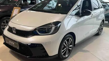 Neu Honda Jazz Advance 107 PS (78 kW) 2025 Platinium white pearl Kleinwagen