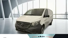 Weiß Gebraucht 2023 Mercedes Vito Van / Kleinbus | 28.501 € (Guter Preis)