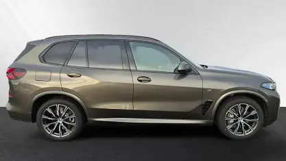 Gebraucht BMW X5 M Sport 489 PS (359 kW) 2025 Manhattan metallic SUV