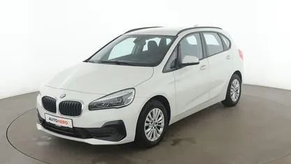 Weiß Gebraucht 2019 BMW 218 Active Tourer Advantage Van / Kleinbus | 17.560 € (Fairer Preis)