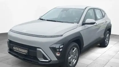 Neu Hyundai Kona Select 150 PS (110 kW) 2026 Grau SUV