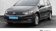 Gebraucht 2023 VW Touran Comfortline Van / Kleinbus | 32.420 € (Fairer Preis)