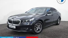 Black sapphire Gebraucht 2024 BMW 520 Comfort Edition Limousine | 53.950 € (Fairer Preis)