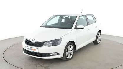 Weiß Gebraucht 2016 Skoda Fabia Style Limousine | 10.000 € (Fairer Preis)