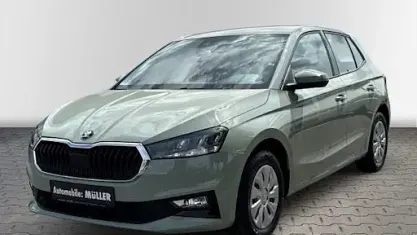 Neu Skoda Fabia Essence 95 PS (69 kW) 2026 Grün Kleinwagen