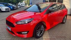 Rot Gebraucht 2017 Ford Focus ST-Line Kombi | 11.350 € (Fairer Preis)