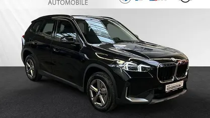 Saphirschwarz metallic Gebraucht 2024 BMW X1 Shadowline SUV | 33.390 € (Superpreis)