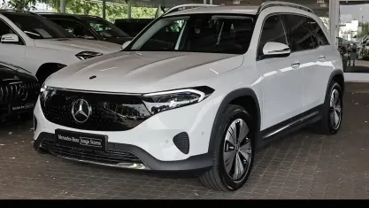 Gebraucht Mercedes EQB300 123 kW (168 PS) 2025 Unilack polarweiß SUV