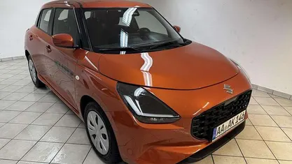 Orange Gebraucht 2025 Suzuki Swift Club Limousine | 17.450 € (Fairer Preis)