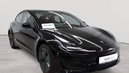 Gebraucht Tesla Model 3 Standard Range Plus 208 kW (283 PS) 2021 Solid black Limousine