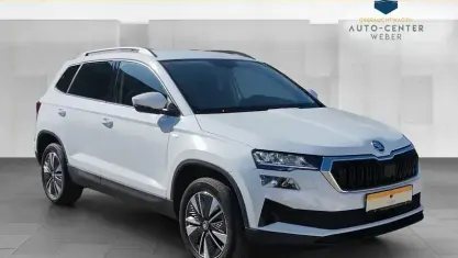 Gebraucht Skoda Karoq Tour 150 PS (110 kW) 2023 Weiß SUV