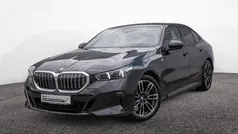 Black sapphire Gebraucht 2024 BMW 520 M Sport Limousine | 57.750 € (Fairer Preis)