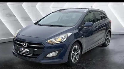 Gebraucht Hyundai i30 Trend 135 PS (99 kW) 2016 Blau Kombi