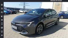 Grau Gebraucht 2023 Toyota Corolla Team Kleinwagen | 24.990 € (Fairer Preis)