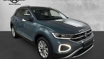 Gebraucht VW T-Roc IQ Drive 150 PS (110 kW) 2022 Blau SUV
