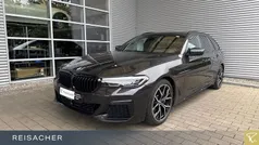 Grau Gebraucht 2022 BMW 520 M Sport Limousine | 34.199 € (Fairer Preis)