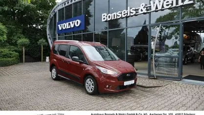 Rot Gebraucht 2019 Ford Tourneo Connect Trend Van / Kleinbus | 14.490 € (Guter Preis)