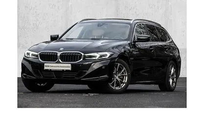Black sapphire Gebraucht 2022 BMW 330e Sport Line Kombi | 30.999 € (Fairer Preis)