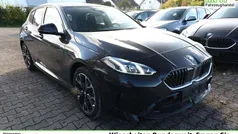 Saphirschwarz metallic Neu 2025 BMW 120 M Sport Kleinwagen | 36.489 € (Fairer Preis)