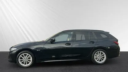 Gebraucht BMW 330e Sport Line 292 PS (214 kW) 2022 Schwarz Kombi