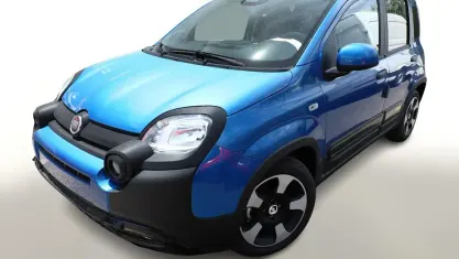 Neu Fiat Panda Cross Cross 65 PS (47 kW) 2026 Italia blau metallic Kleinwagen