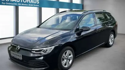 Gebraucht VW Golf VIII Life 110 PS (80 kW) 2024 Schwarz Kombi