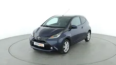 Blau Gebraucht 2015 Toyota Aygo X-play Kleinwagen | 7.910 € (Fairer Preis)