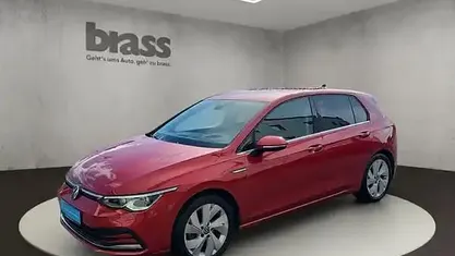 Gebraucht VW Golf VIII Style 150 PS (110 kW) 2022 Kings red metallic Limousine