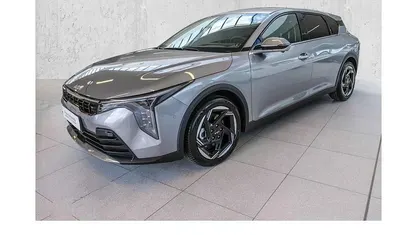 Neu Kia K4 Spirit 150 PS (110 kW) 2026 Grau Limousine