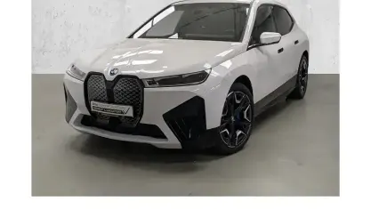 Gebraucht BMW iX Sport Line 239 kW (326 PS) 2023 Weiß SUV
