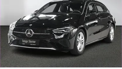 Schwarz Gebraucht 2024 Mercedes CLA180 Shooting Brake Kombi | 26.970 € (Superpreis)