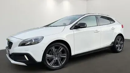 Second-hand Volvo V40 Summum 190 CP (139 kW) 2014
