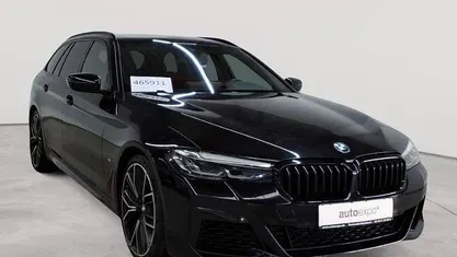 Gebraucht BMW 540 Sport Line 333 PS (244 kW) 2021 Saphirschwarz metallic Kombi