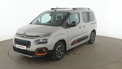 Grau Gebraucht 2019 Citroën Berlingo Shine Van / Kleinbus | 19.340 € (Fairer Preis)