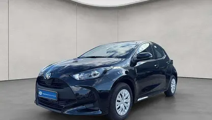 Schwarz Neu 2025 Toyota Yaris Business Edition Limousine | 23.290 € (Guter Preis)