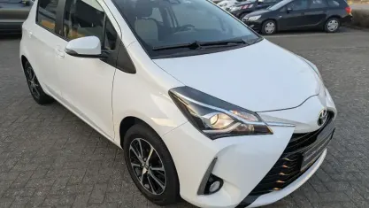 Gebraucht Toyota Yaris Team 111 PS (81 kW) 2017 Schneeweiß Kleinwagen