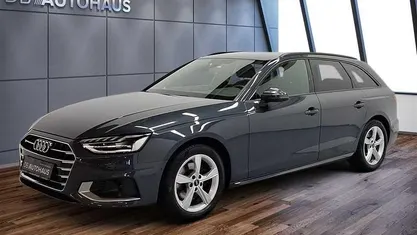 Grau Gebraucht 2023 Audi A4 Advanced Plus Kombi | 24.750 € (Guter Preis)