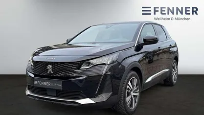 Lackierung schwarz perla nera/metallic klarlack Gebraucht 2023 Peugeot 3008 SUV | 27.990 € (Fairer Preis)