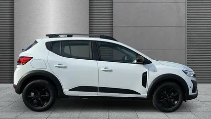 Arktisweiß Gebraucht 2025 Dacia Sandero Extreme SUV | 17.250 € (Guter Preis)