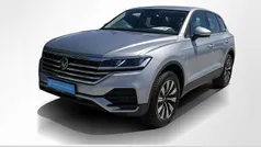 Oyster silver metallic Gebraucht 2024 VW Touareg Basis SUV | 54.840 € (Superpreis)