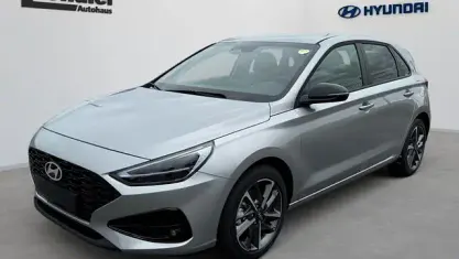 Neu Hyundai i30 Advantage 101 PS (74 kW) 2025 Silber Limousine