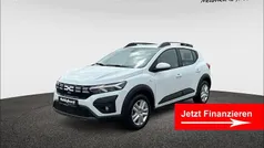 Weiß Gebraucht 2024 Dacia Sandero Expression Kleinwagen | 15.800 € (Guter Preis)