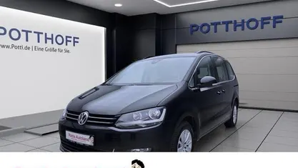 Schwarz Gebraucht 2022 VW Sharan Comfortline Van / Kleinbus | 29.221 € (Fairer Preis)