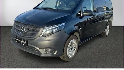 Schwarz Gebraucht 2024 Mercedes Vito Van | 39.750 € (Guter Preis)