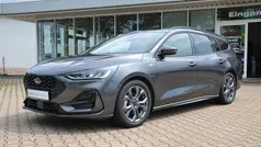 Grau Neu 2024 Ford Focus ST-Line X Limousine | 26.590 € (Guter Preis)