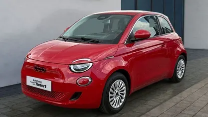 Gebraucht Fiat 500e Red 86 kW (118 PS) 2023 Rot by red Kleinwagen